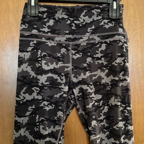 EUC CRZ YOGA Leggings size M - Picture 2 of 8